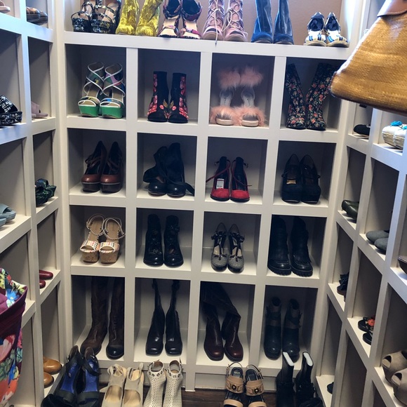 MY GOAL IS TO SELL OUT MY CLOSET BY 2022 - Picture 11 of 11